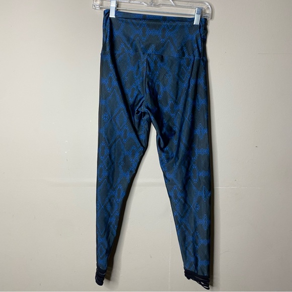 Onzie Ritz python leggings size-S/M - Picture 5 of 7
